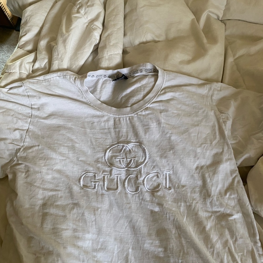 GUCCI t shirt
